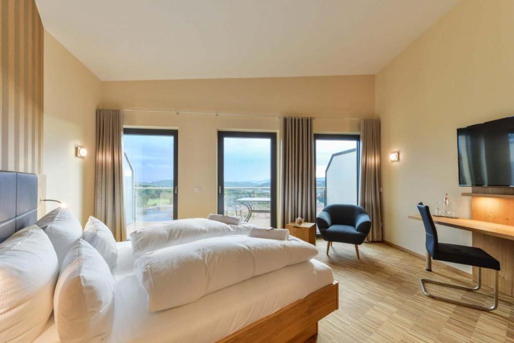 Hotel & Golfrestaurant Gut Wissmannshof Staufenberg  Екстериор снимка