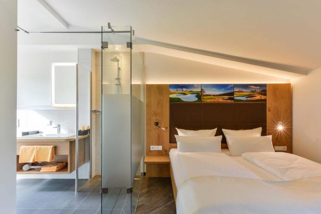 Hotel & Golfrestaurant Gut Wissmannshof Staufenberg  Екстериор снимка