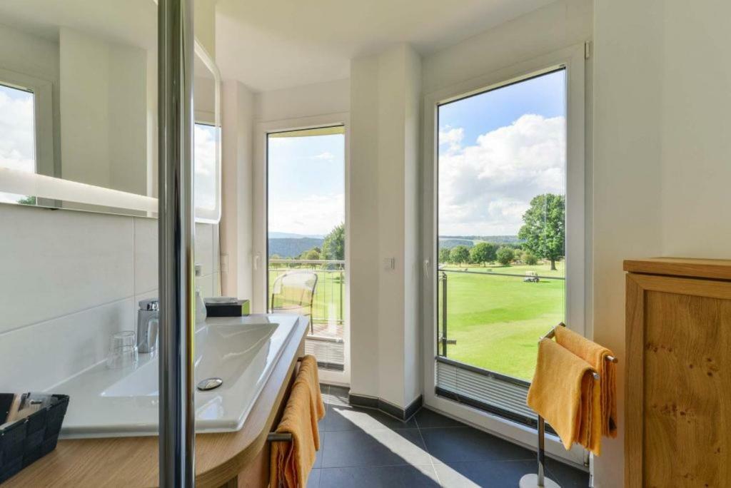 Hotel & Golfrestaurant Gut Wissmannshof Staufenberg  Екстериор снимка