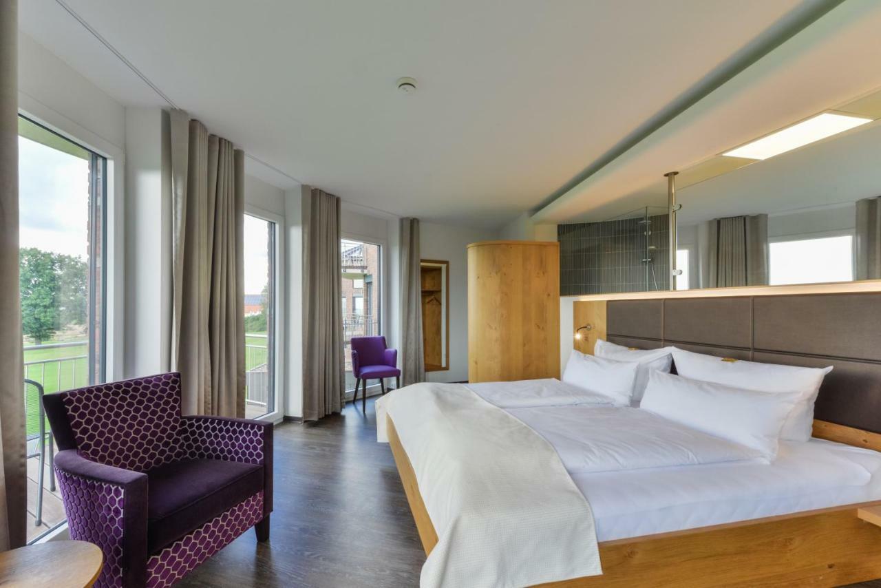 Hotel & Golfrestaurant Gut Wissmannshof Staufenberg  Екстериор снимка