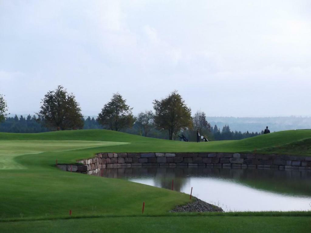 Hotel & Golfrestaurant Gut Wissmannshof Staufenberg  Екстериор снимка