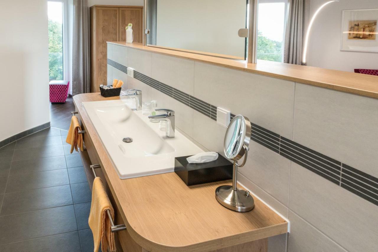Hotel & Golfrestaurant Gut Wissmannshof Staufenberg  Екстериор снимка